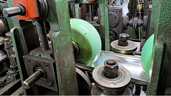 新能源電池行業不銹鋼管應用在哪里